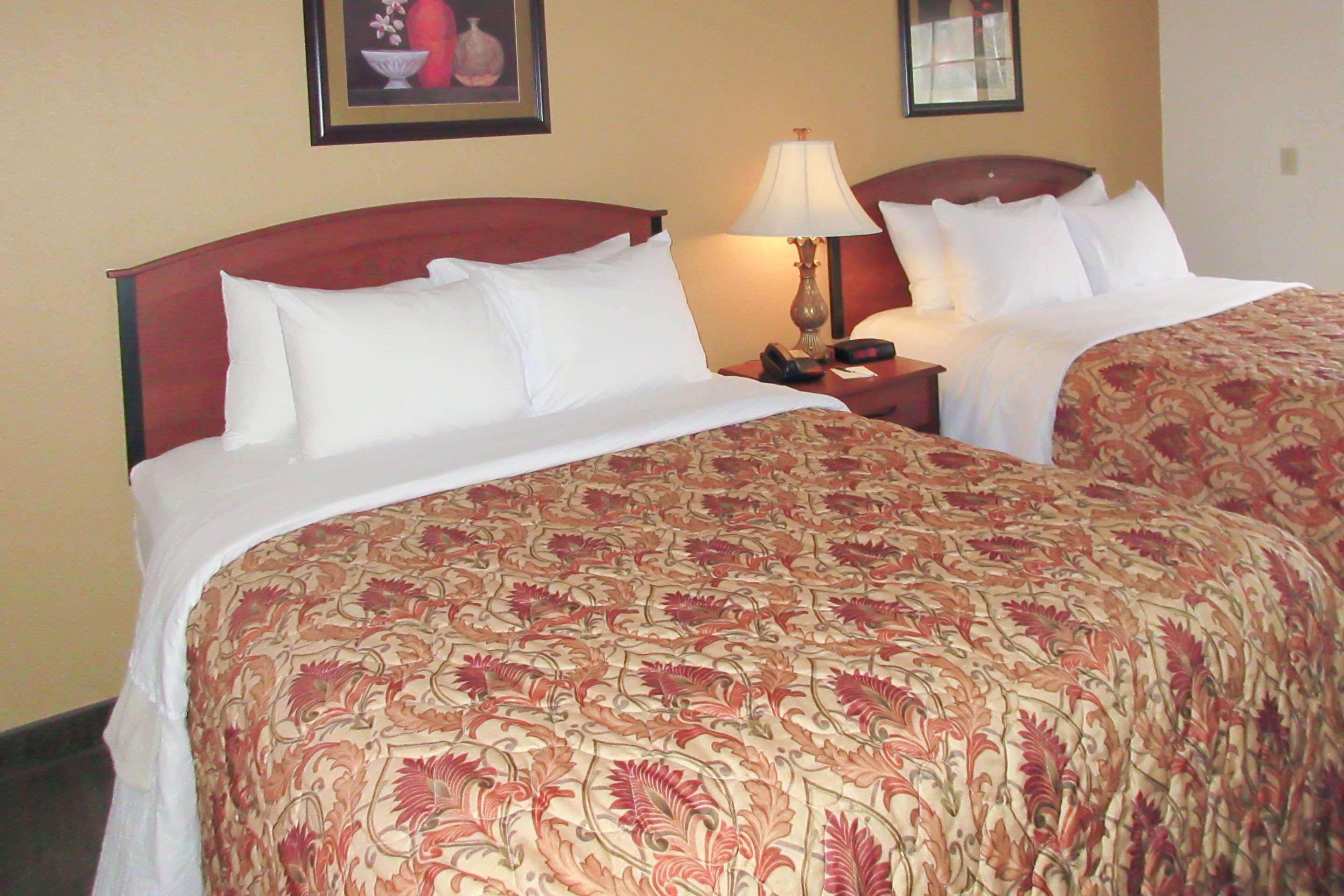 Quality Inn & Suites Prestonsburg Next To Mountain Arts Center Exterior photo