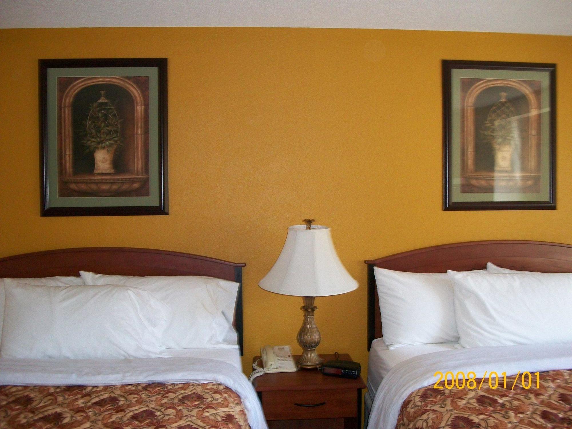 Quality Inn & Suites Prestonsburg Next To Mountain Arts Center Exterior photo